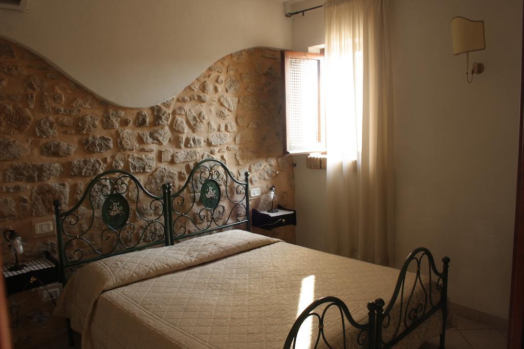 פונדי Bed And Breakfast Mblo מראה חיצוני תמונה